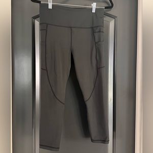 ZYIA CROP LEGGINGS WITH POCKETS